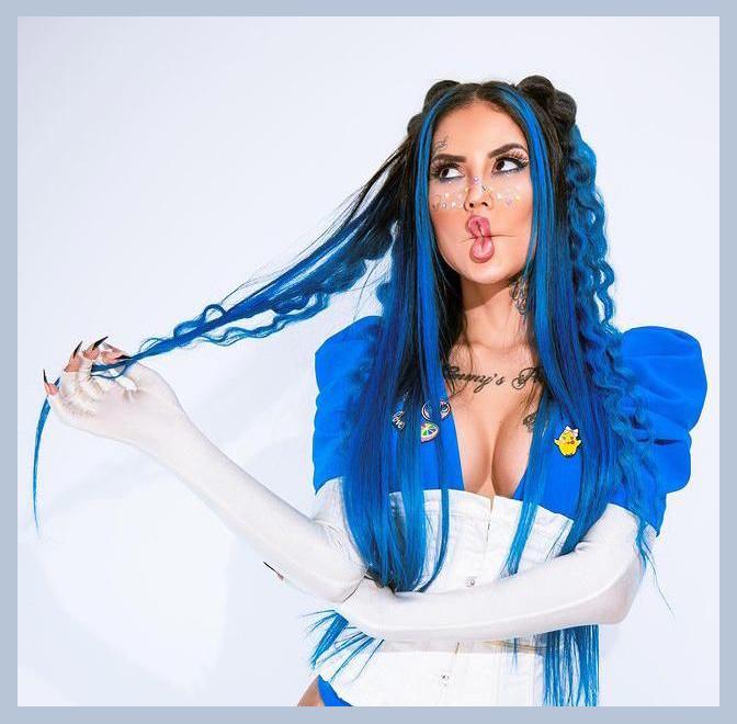 Tati Zaqui photo 1