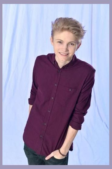 Ulrik Munther photo 1