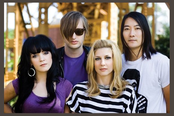 The Von Bondies photo 1