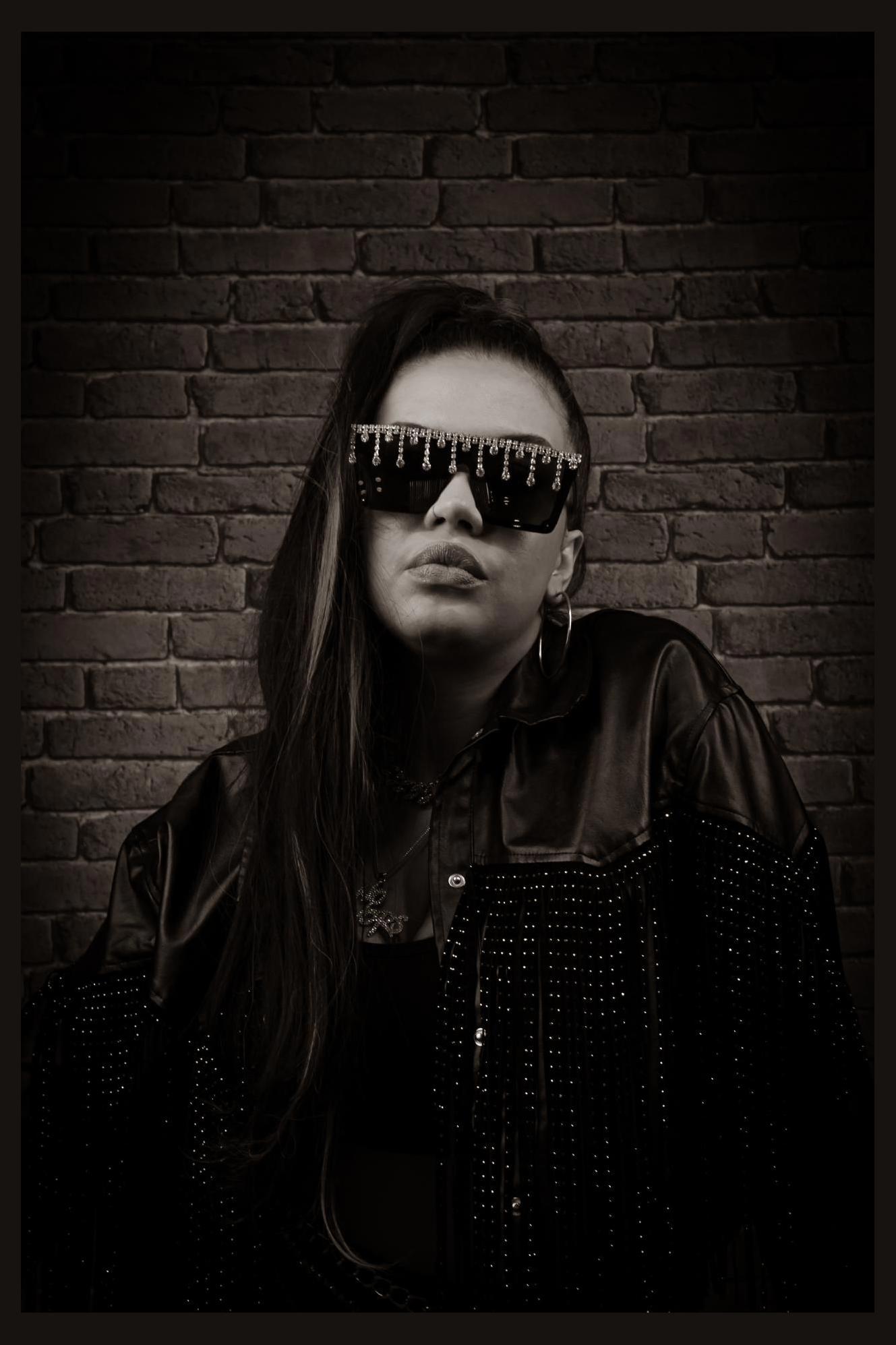 Vanessa Hariel photo 1