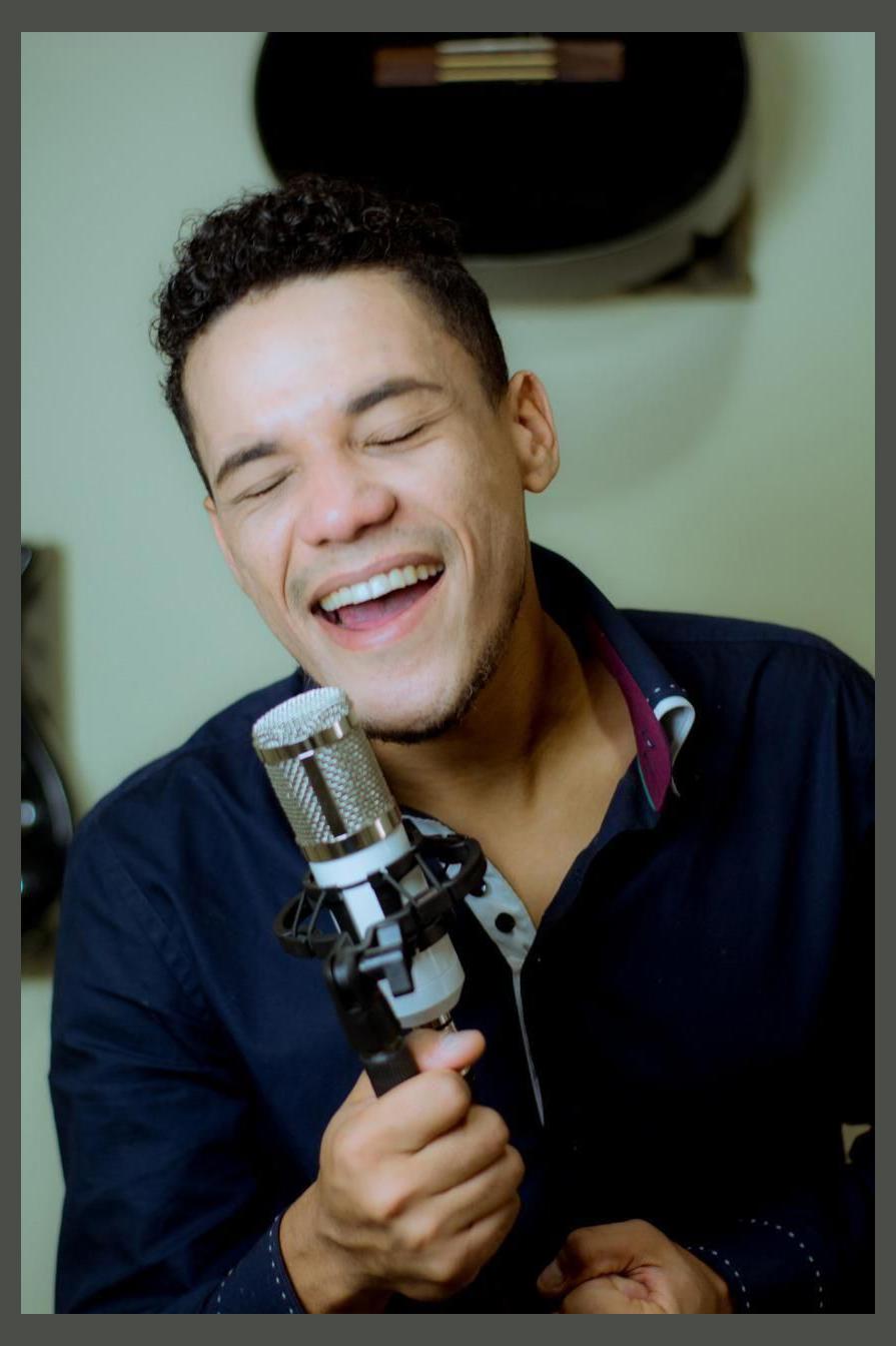 Vinicius Oliveira photo 1