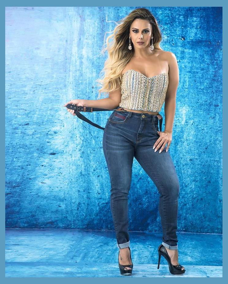 Viviane Araujo photo 1