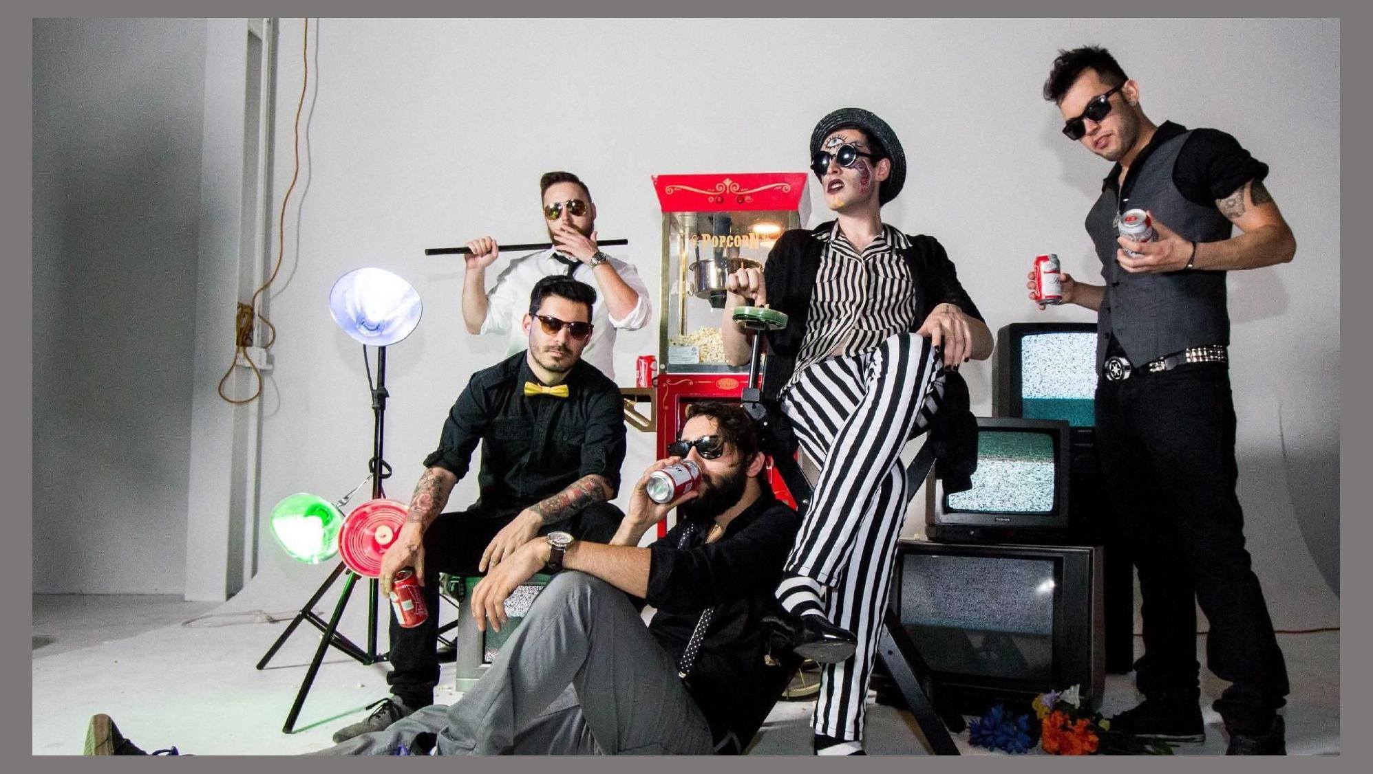 Will Wood And The Tapeworms photo 1