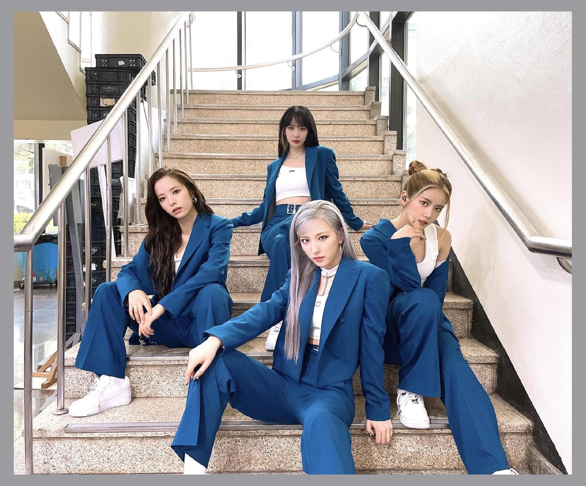 WJSN THE BLACK photo 1