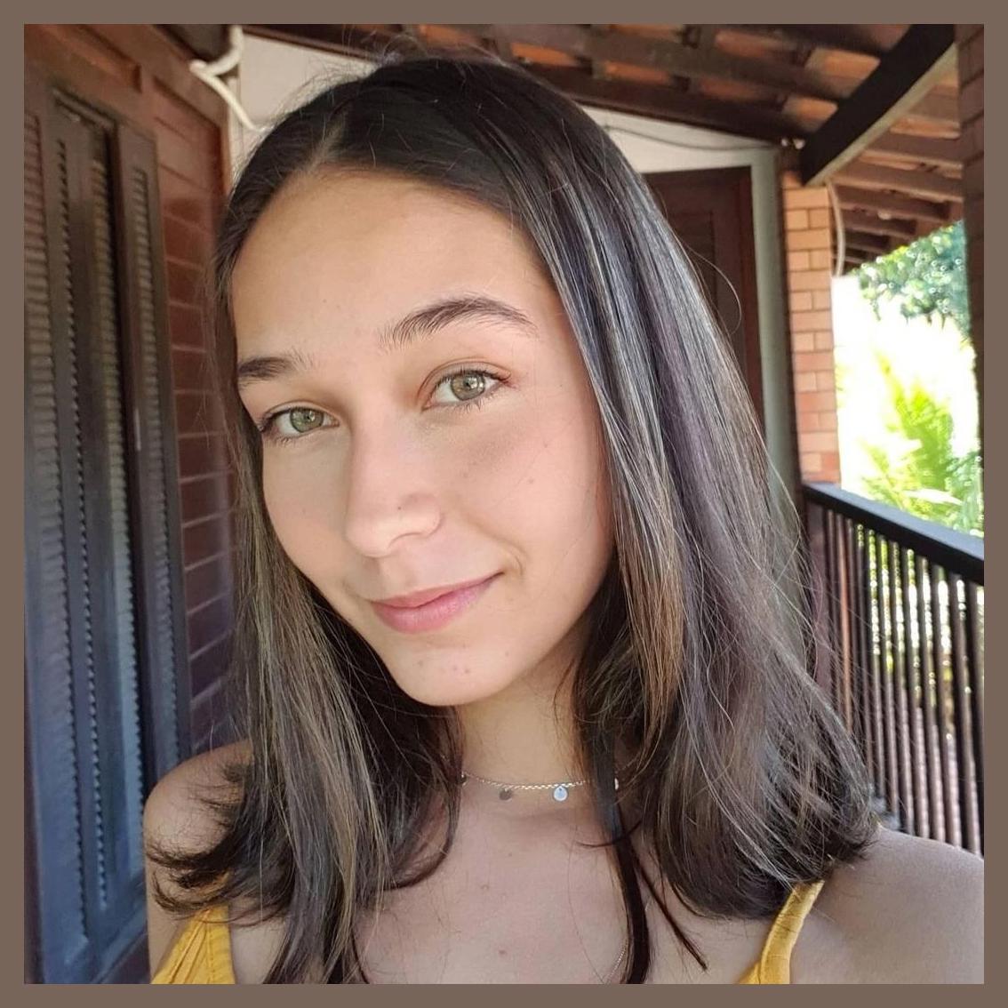 Yasmim Silveira photo 1