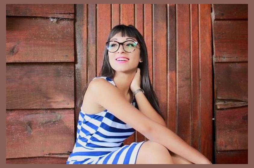 Yasmin de Paula photo 1