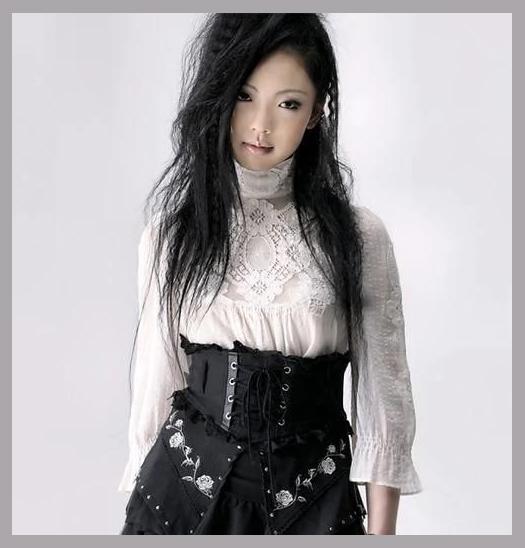 Yazumi Kana photo 1