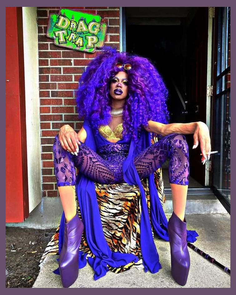 Yvie Oddly photo 1