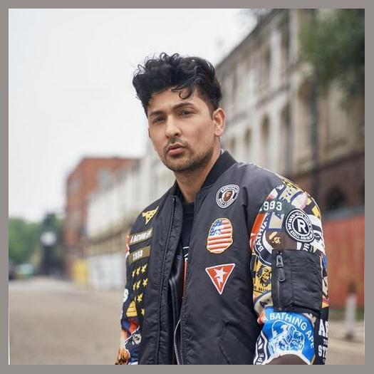 Zack Knight photo 1