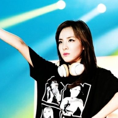 2NE1 photo 101