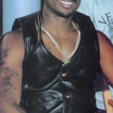 2Pac (Tupac Shakur)