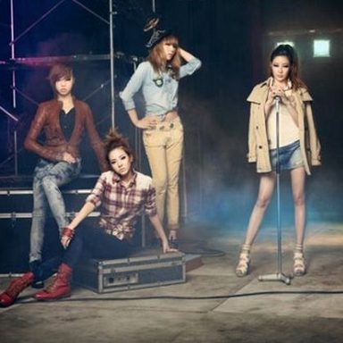2NE1 photo 240
