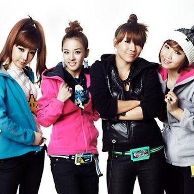 2NE1 photo 215