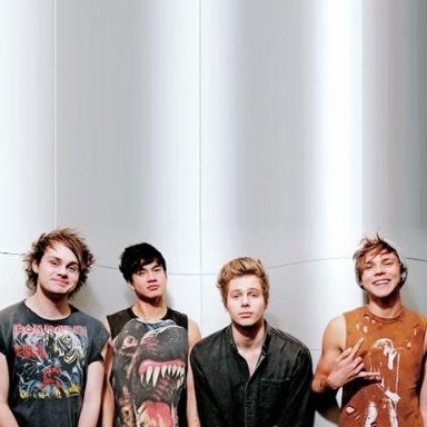 5 Seconds Of Summer photo 11