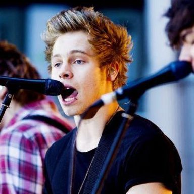 5 Seconds Of Summer photo 17