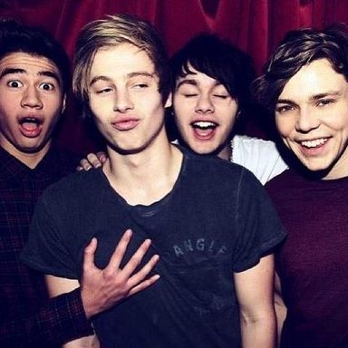 5 Seconds Of Summer photo 49