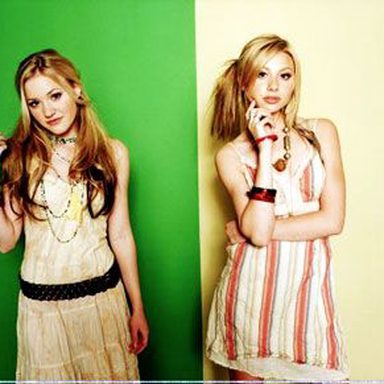 Aly & AJ photo 32