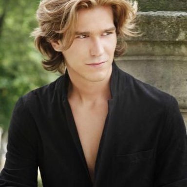 Amaury Vassili