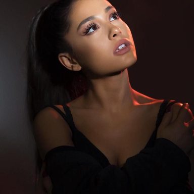 Ariana Grande photo 304