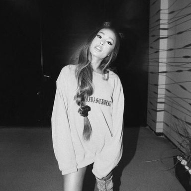 Ariana Grande photo 274