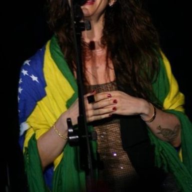Alanis Morissette photo 40