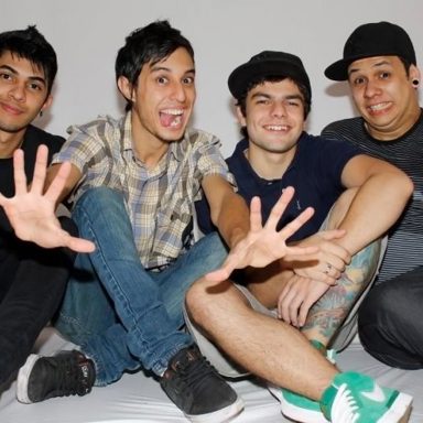 Banda Waves