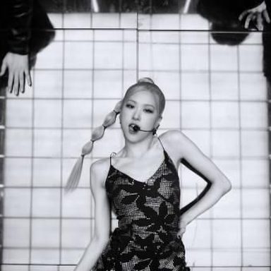 BLACKPINK photo 40