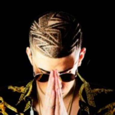 Bad Bunny photo 17