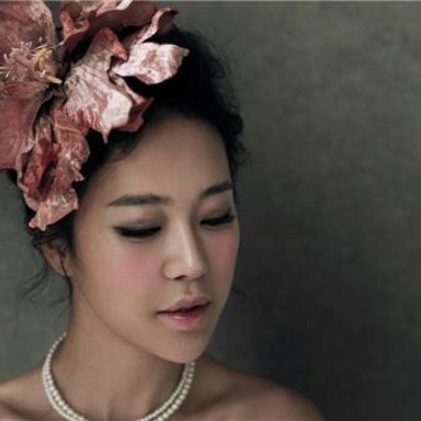Baek Ji Young photo 10