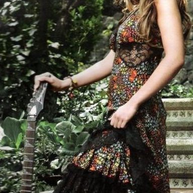 Belinda photo 250
