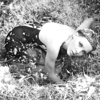 Belinda photo 260