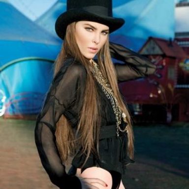 Belinda photo 302
