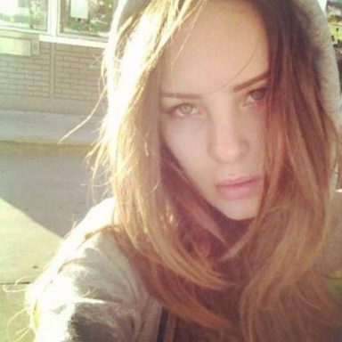 Belinda photo 27