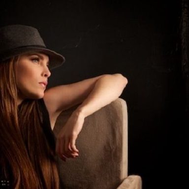 Belinda photo 208