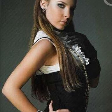Belinda photo 320