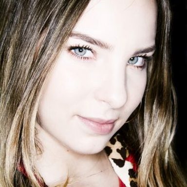 Belinda photo 332