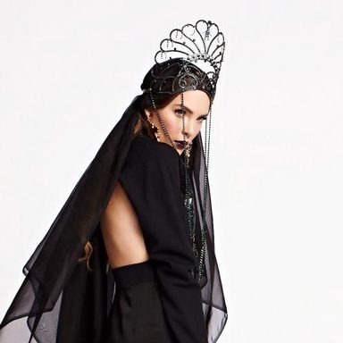 Belinda photo 42