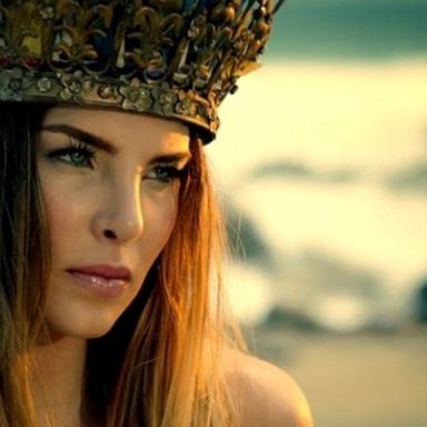 Belinda photo 139