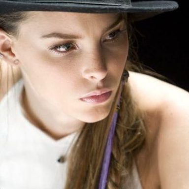 Belinda photo 25