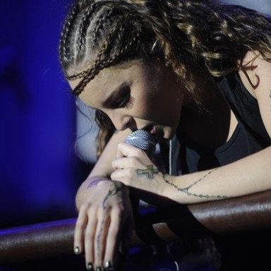Belinda photo 420