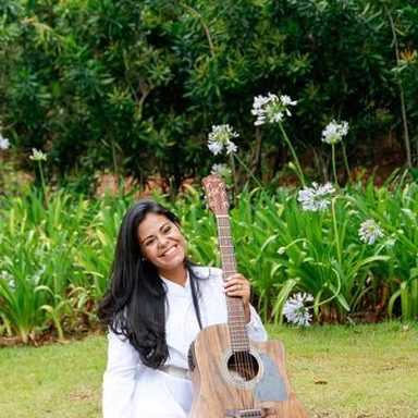 Cantora Carla alves