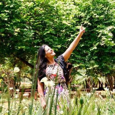 Cantora Carla alves