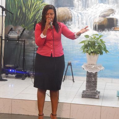 Cantora Gislaine Lilian photo 10