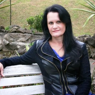 Cantora Sandra Reis