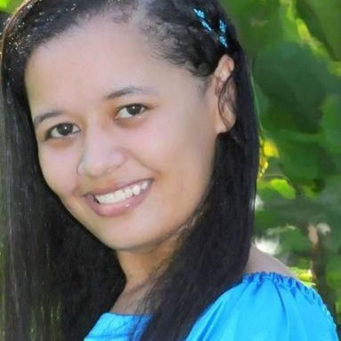 Cantora Sirlene