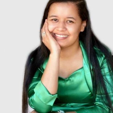 Cantora Sirlene
