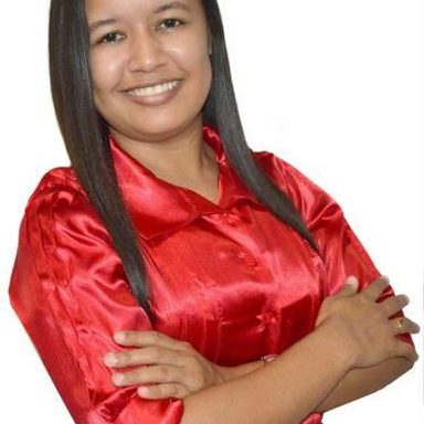 Cantora Sirlene