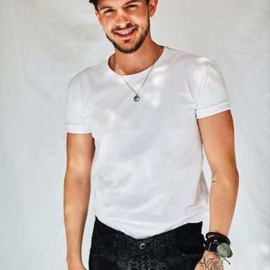 Carlos Right