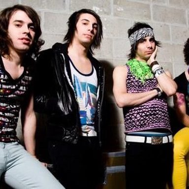 Cash Cash photo 11