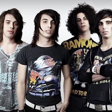 Cash Cash photo 9